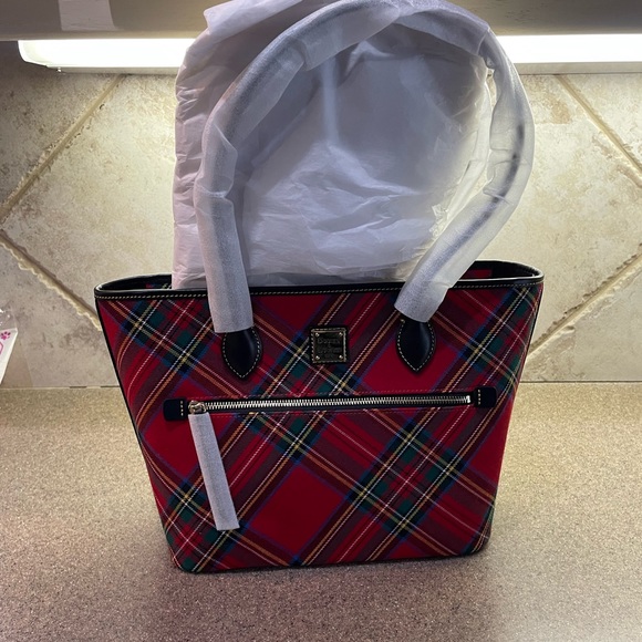 🆕 Dooney & Bourne Tartan Red Plaid Tote Bag - Picture 3 of 15
